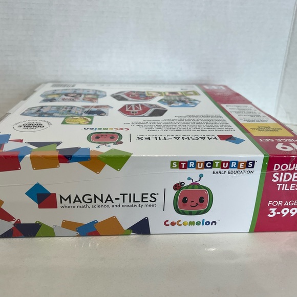 magna tiles farmyard barn